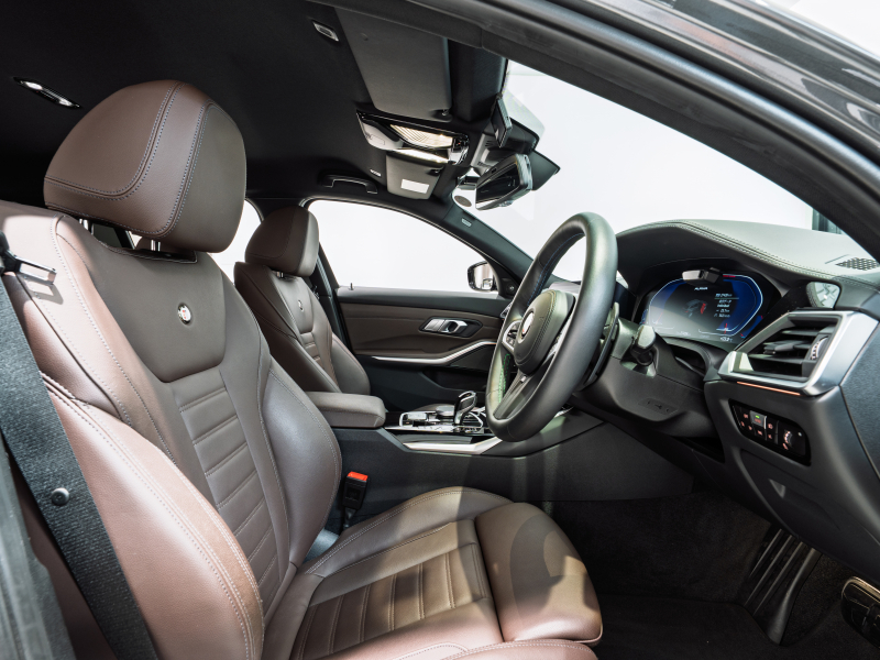 アルピナ D3 S Touring Allrad　正規D車 右H ﾗｸﾞｼﾞｭｱﾘｰPKG ｾｰﾌﾃｨPKG ｳﾞｧｰﾈｽｶﾓｶﾚｻﾞｰ 純正ﾅﾋﾞ 360ｶﾒﾗ CarPlay harman/kardon BMWﾚｰｻﾞｰﾗｲﾄ ﾍｯﾄﾞｱｯﾌﾟD ｸﾗｼｯｸ20AW OPｶﾗｰ