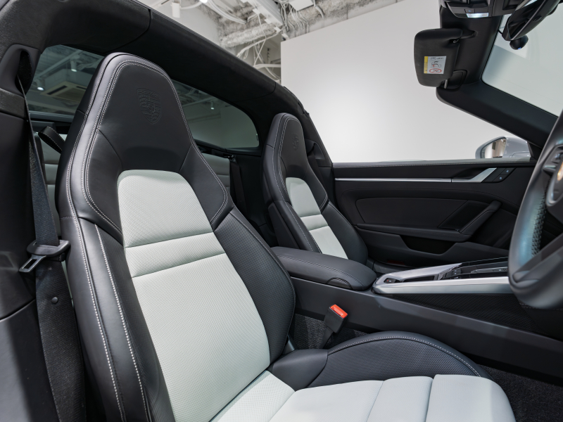 ポルシェ 911(Type992) ﾀﾙｶﾞ4 PDK　正規D車 1ｵｰﾅｰ ACC ﾚｰﾝﾁｪﾝｼﾞA ｺﾝﾄﾗｽﾄﾚｻﾞｰ 14wayｱﾀﾞﾌﾟﾃｨﾌﾞｼｰﾄ ﾍﾞﾝﾁﾚｰﾀｰ PCMﾅﾋﾞ CarPlay BOSEｻｳﾝﾄﾞ LEDﾏﾄﾘｸｽPDLS+ 純正20/21ｲﾝﾁAW ｽﾎﾟｰﾂﾃﾞｻﾞｲﾝｴﾌﾟﾛﾝ OP総額438