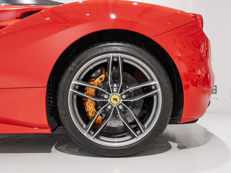 フェラーリ 488スパイダー F1 DCT　正規D車 RossoCorsa ﾌﾛﾝﾄｻｽﾍﾟﾝｼｮﾝﾘﾌﾃｨﾝｸﾞ Cremaﾚｻﾞｰ ﾌﾙ電動ｼｰﾄ ｼｰﾄﾋｰﾀｰ ｶｰﾎﾞﾝLEDｽﾃｱ ｶｰﾎﾞﾝｲﾝﾃﾘｱ JBLｻｳﾝﾄﾞ 鍛造20AW