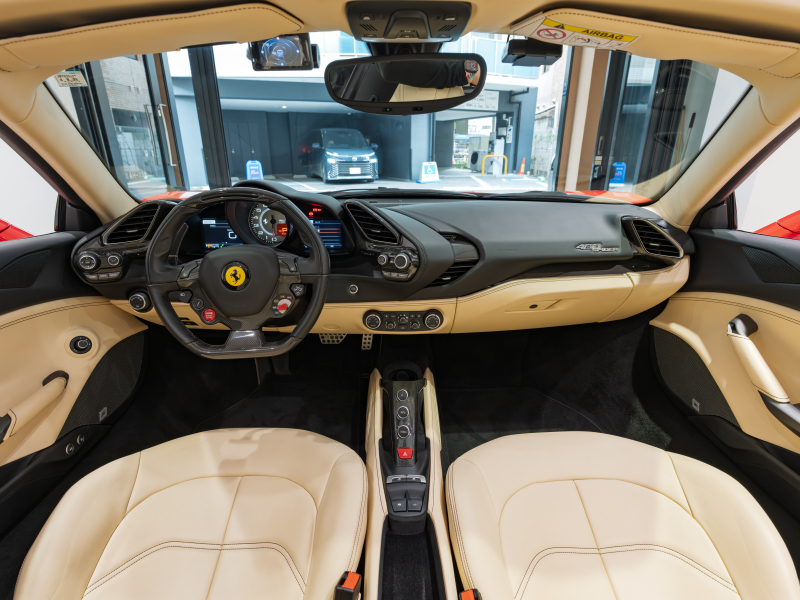 フェラーリ 488スパイダー F1 DCT　正規D車 RossoCorsa ﾌﾛﾝﾄｻｽﾍﾟﾝｼｮﾝﾘﾌﾃｨﾝｸﾞ Cremaﾚｻﾞｰ ﾌﾙ電動ｼｰﾄ ｼｰﾄﾋｰﾀｰ ｶｰﾎﾞﾝLEDｽﾃｱ ｶｰﾎﾞﾝｲﾝﾃﾘｱ JBLｻｳﾝﾄﾞ 鍛造20AW