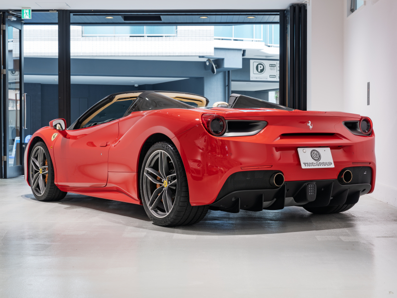 フェラーリ 488スパイダー F1 DCT　正規D車 RossoCorsa ﾌﾛﾝﾄｻｽﾍﾟﾝｼｮﾝﾘﾌﾃｨﾝｸﾞ Cremaﾚｻﾞｰ ﾌﾙ電動ｼｰﾄ ｼｰﾄﾋｰﾀｰ ｶｰﾎﾞﾝLEDｽﾃｱ ｶｰﾎﾞﾝｲﾝﾃﾘｱ JBLｻｳﾝﾄﾞ 鍛造20AW