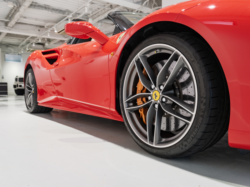 フェラーリ 488スパイダー F1 DCT　正規D車 RossoCorsa ﾌﾛﾝﾄｻｽﾍﾟﾝｼｮﾝﾘﾌﾃｨﾝｸﾞ Cremaﾚｻﾞｰ ﾌﾙ電動ｼｰﾄ ｼｰﾄﾋｰﾀｰ ｶｰﾎﾞﾝLEDｽﾃｱ ｶｰﾎﾞﾝｲﾝﾃﾘｱ JBLｻｳﾝﾄﾞ 鍛造20AW