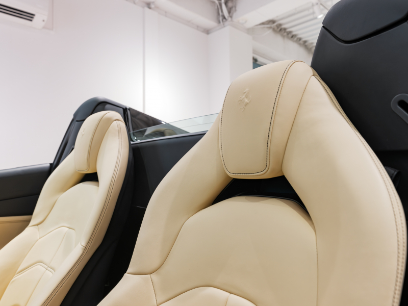 フェラーリ 488スパイダー F1 DCT　正規D車 RossoCorsa ﾌﾛﾝﾄｻｽﾍﾟﾝｼｮﾝﾘﾌﾃｨﾝｸﾞ Cremaﾚｻﾞｰ ﾌﾙ電動ｼｰﾄ ｼｰﾄﾋｰﾀｰ ｶｰﾎﾞﾝLEDｽﾃｱ ｶｰﾎﾞﾝｲﾝﾃﾘｱ JBLｻｳﾝﾄﾞ 鍛造20AW