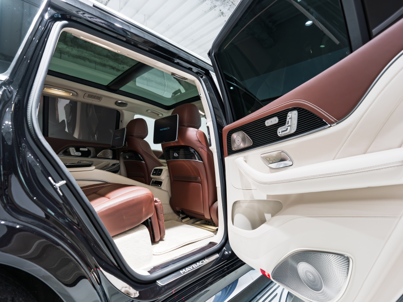 メルセデスマイバッハ GLS GLS600 4MATIC ﾌｧｰｽﾄｸﾗｽPKG　正規D車 4人乗り ﾏﾎｶﾞﾆｰﾌﾞﾗｳﾝ&ﾏｷｱｰﾄﾍﾞｰｼﾞｭｲﾝﾃﾘｱ ﾊﾟﾉﾗﾏSR 純正MBUX 360ｶﾒﾗ Burmesterﾊｲｴﾝﾄﾞ ﾘｱｴﾝﾀｰﾃｲﾝﾒﾝﾄ　新車保証継承可