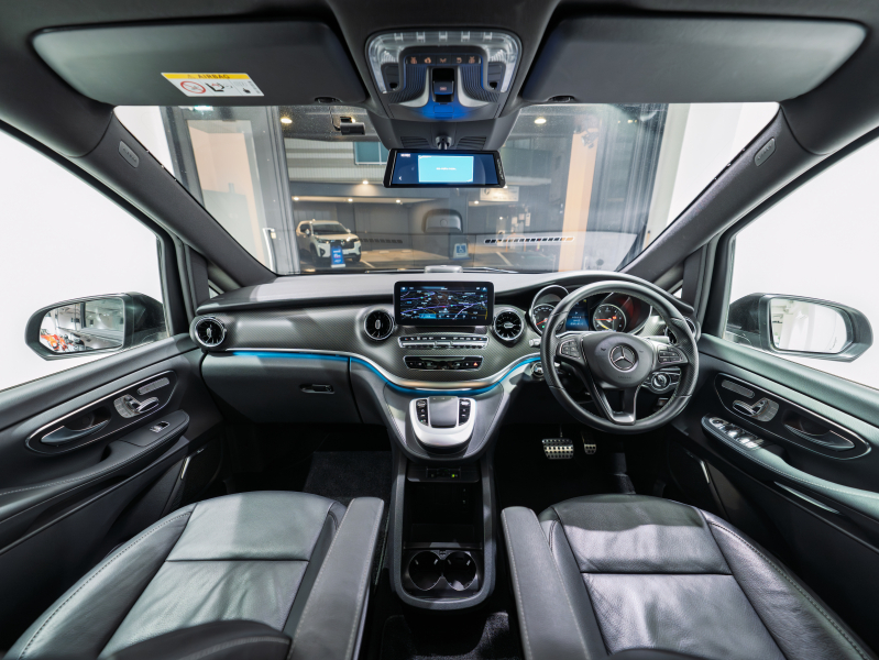 メルセデスベンツ Vクラス V220d AVG ﾛﾝｸﾞ AMGﾗｲﾝ&ﾚｰﾀﾞｰSP　ﾏｲﾊﾞｯﾊ仕様 ｴｸﾞｾｸﾃｨﾌﾞｼｰﾄ TVﾓﾆﾀｰ付ﾊﾟｰﾃｰｼｮﾝ ﾊﾟﾉﾗﾏSR ｽﾀｰﾗｲﾅｰ 4人乗り