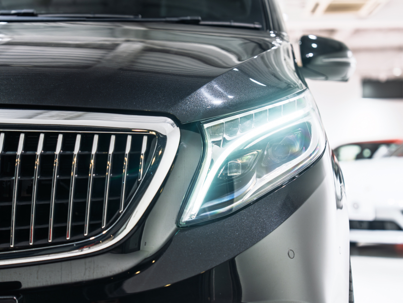 メルセデスベンツ Vクラス V220d AVG ﾛﾝｸﾞ AMGﾗｲﾝ&ﾚｰﾀﾞｰSP　ﾏｲﾊﾞｯﾊ仕様 ｴｸﾞｾｸﾃｨﾌﾞｼｰﾄ TVﾓﾆﾀｰ付ﾊﾟｰﾃｰｼｮﾝ ﾊﾟﾉﾗﾏSR ｽﾀｰﾗｲﾅｰ 4人乗り