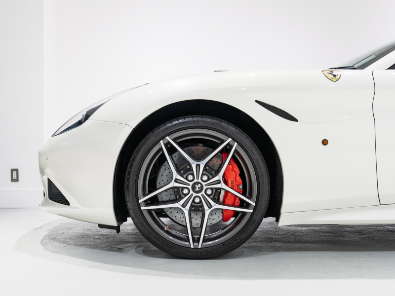 フェラーリ カリフォルニアT F1 DCT　正規D車 OP550以上 右H ﾛｯｿﾚｻﾞｰ&ﾌﾞﾗｯｸﾀﾞｯｼｭﾎﾞｰﾄﾞ ﾌﾙ電動ｼｰﾄ ﾋｰﾀｰ&ﾍﾞﾝﾁﾚｰﾀｰ 純正ﾅﾋﾞCarPlay ｶｰﾎﾞﾝﾄﾞﾗｲﾊﾞｰｿﾞﾝLED Bｶﾒﾗ 電格ﾐﾗｰ OP鍛造20AW OPｶﾗｰ