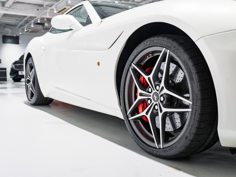 フェラーリ カリフォルニアT F1 DCT　正規D車 OP550以上 右H ﾛｯｿﾚｻﾞｰ&ﾌﾞﾗｯｸﾀﾞｯｼｭﾎﾞｰﾄﾞ ﾌﾙ電動ｼｰﾄ ﾋｰﾀｰ&ﾍﾞﾝﾁﾚｰﾀｰ 純正ﾅﾋﾞCarPlay ｶｰﾎﾞﾝﾄﾞﾗｲﾊﾞｰｿﾞﾝLED Bｶﾒﾗ 電格ﾐﾗｰ OP鍛造20AW OPｶﾗｰ