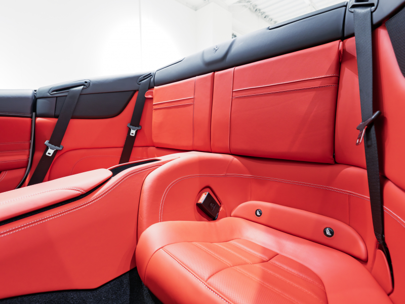 フェラーリ カリフォルニアT F1 DCT　正規D車 OP550以上 右H ﾛｯｿﾚｻﾞｰ&ﾌﾞﾗｯｸﾀﾞｯｼｭﾎﾞｰﾄﾞ ﾌﾙ電動ｼｰﾄ ﾋｰﾀｰ&ﾍﾞﾝﾁﾚｰﾀｰ 純正ﾅﾋﾞCarPlay ｶｰﾎﾞﾝﾄﾞﾗｲﾊﾞｰｿﾞﾝLED Bｶﾒﾗ 電格ﾐﾗｰ OP鍛造20AW OPｶﾗｰ