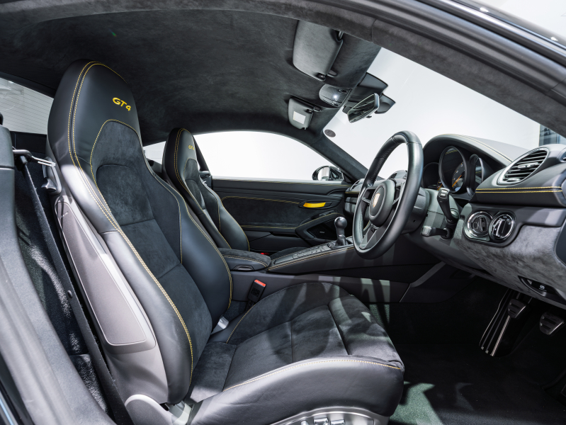 ポルシェ 718 ケイマン GT4 6MT ｽﾎﾟｰﾂｸﾛﾉ&ﾚｻﾞｰｲﾝﾃﾘｱPKG　正規D車 1ｵｰﾅｰ 右H 18wayｱﾀﾞﾌﾟﾃｨﾌﾞｽﾎﾟｰﾂｼｰﾄ PCCB PCMﾅﾋﾞ Bｶﾒﾗ CarPlay BOSEｻｳﾝﾄﾞ LEDﾍｯﾄﾞﾗｲﾄPDLSﾌﾟﾗｽ ｽﾎﾟｰﾂEX 純正20AW