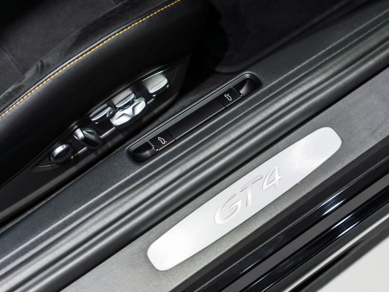 ポルシェ 718 ケイマン GT4 6MT ｽﾎﾟｰﾂｸﾛﾉ&ﾚｻﾞｰｲﾝﾃﾘｱPKG　正規D車 1ｵｰﾅｰ 右H 18wayｱﾀﾞﾌﾟﾃｨﾌﾞｽﾎﾟｰﾂｼｰﾄ PCCB PCMﾅﾋﾞ Bｶﾒﾗ CarPlay BOSEｻｳﾝﾄﾞ LEDﾍｯﾄﾞﾗｲﾄPDLSﾌﾟﾗｽ ｽﾎﾟｰﾂEX 純正20AW