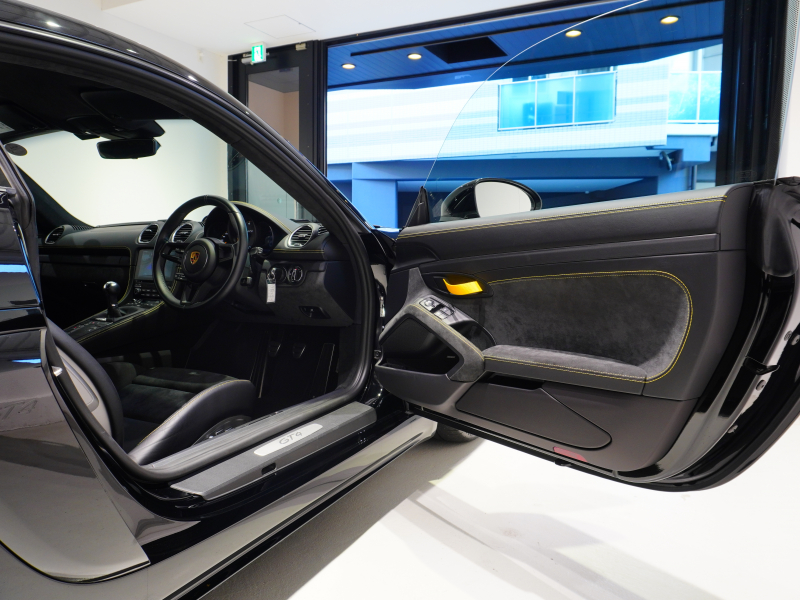 ポルシェ 718 ケイマン GT4 6MT ｽﾎﾟｰﾂｸﾛﾉ&ﾚｻﾞｰｲﾝﾃﾘｱPKG　正規D車 1ｵｰﾅｰ 右H 18wayｱﾀﾞﾌﾟﾃｨﾌﾞｽﾎﾟｰﾂｼｰﾄ PCCB PCMﾅﾋﾞ Bｶﾒﾗ CarPlay BOSEｻｳﾝﾄﾞ LEDﾍｯﾄﾞﾗｲﾄPDLSﾌﾟﾗｽ ｽﾎﾟｰﾂEX 純正20AW