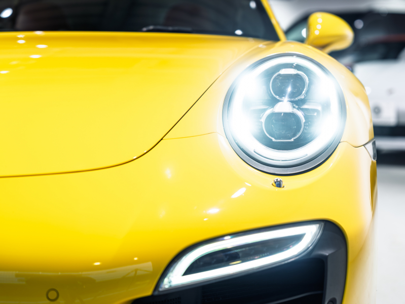 ポルシェ 911(Type991.1) ﾀｰﾎﾞS ｽﾎﾟｰﾂｸﾛﾉ&ｶｰﾎﾞﾝｲﾝﾃﾘｱPKG　正規D車 ﾂｰﾄｰﾝﾚｻﾞｰｲﾝﾃﾘｱ PCCB 赤革 18wayｱﾀﾞﾌﾟﾃｨﾌﾞｽﾎﾟｰﾂｼｰﾄ ﾅﾋﾞTV BOSEｻｳﾝﾄﾞ Bｶﾒﾗ PDLS付LEDﾗｲﾄ 20AW