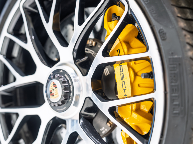 ポルシェ 911(Type991.1) ﾀｰﾎﾞS ｽﾎﾟｰﾂｸﾛﾉ&ｶｰﾎﾞﾝｲﾝﾃﾘｱPKG　正規D車 ﾂｰﾄｰﾝﾚｻﾞｰｲﾝﾃﾘｱ PCCB 赤革 18wayｱﾀﾞﾌﾟﾃｨﾌﾞｽﾎﾟｰﾂｼｰﾄ ﾅﾋﾞTV BOSEｻｳﾝﾄﾞ Bｶﾒﾗ PDLS付LEDﾗｲﾄ 20AW