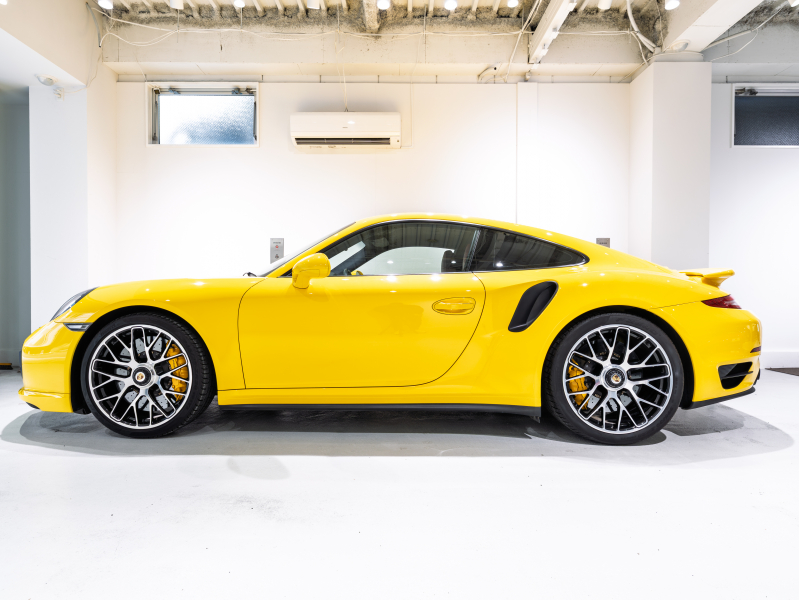 ポルシェ 911(Type991.1) ﾀｰﾎﾞS ｽﾎﾟｰﾂｸﾛﾉ&ｶｰﾎﾞﾝｲﾝﾃﾘｱPKG　正規D車 ﾂｰﾄｰﾝﾚｻﾞｰｲﾝﾃﾘｱ PCCB 赤革 18wayｱﾀﾞﾌﾟﾃｨﾌﾞｽﾎﾟｰﾂｼｰﾄ ﾅﾋﾞTV BOSEｻｳﾝﾄﾞ Bｶﾒﾗ PDLS付LEDﾗｲﾄ 20AW