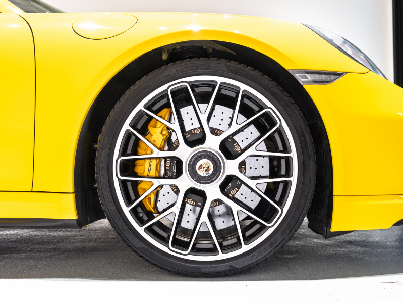 ポルシェ 911(Type991.1) ﾀｰﾎﾞS ｽﾎﾟｰﾂｸﾛﾉ&ｶｰﾎﾞﾝｲﾝﾃﾘｱPKG　正規D車 ﾂｰﾄｰﾝﾚｻﾞｰｲﾝﾃﾘｱ PCCB 赤革 18wayｱﾀﾞﾌﾟﾃｨﾌﾞｽﾎﾟｰﾂｼｰﾄ ﾅﾋﾞTV BOSEｻｳﾝﾄﾞ Bｶﾒﾗ PDLS付LEDﾗｲﾄ 20AW