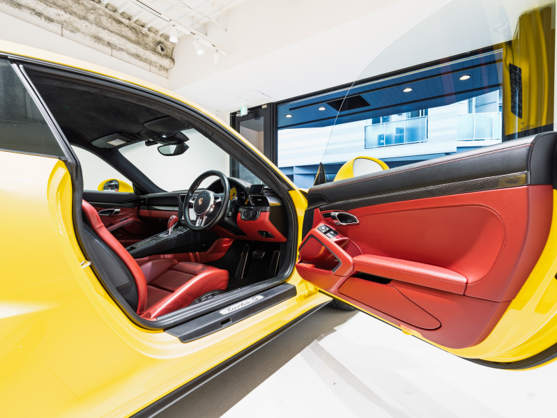 ポルシェ 911(Type991.1) ﾀｰﾎﾞS ｽﾎﾟｰﾂｸﾛﾉ&ｶｰﾎﾞﾝｲﾝﾃﾘｱPKG　正規D車 ﾂｰﾄｰﾝﾚｻﾞｰｲﾝﾃﾘｱ PCCB 赤革 18wayｱﾀﾞﾌﾟﾃｨﾌﾞｽﾎﾟｰﾂｼｰﾄ ﾅﾋﾞTV BOSEｻｳﾝﾄﾞ Bｶﾒﾗ PDLS付LEDﾗｲﾄ 20AW