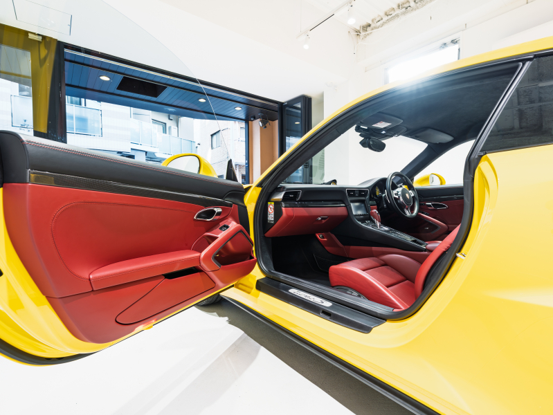 ポルシェ 911(Type991.1) ﾀｰﾎﾞS ｽﾎﾟｰﾂｸﾛﾉ&ｶｰﾎﾞﾝｲﾝﾃﾘｱPKG　正規D車 ﾂｰﾄｰﾝﾚｻﾞｰｲﾝﾃﾘｱ PCCB 赤革 18wayｱﾀﾞﾌﾟﾃｨﾌﾞｽﾎﾟｰﾂｼｰﾄ ﾅﾋﾞTV BOSEｻｳﾝﾄﾞ Bｶﾒﾗ PDLS付LEDﾗｲﾄ 20AW