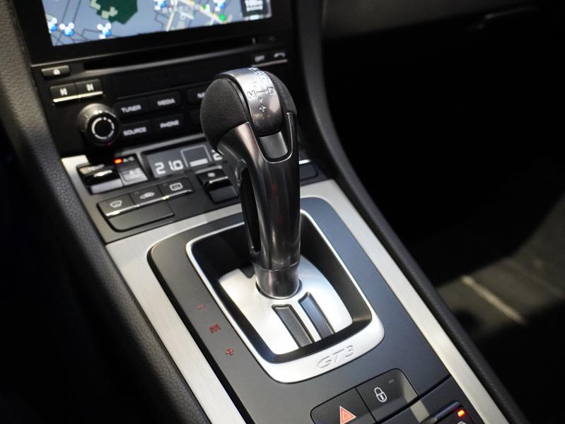 ポルシェ 911(Type991.2) GT3 クラブスポーツ スポーツクロノPKG 正規D車 1オーナー MY18 カーボンバケット ナビTV スポーツEX 専用20AW ロールバー