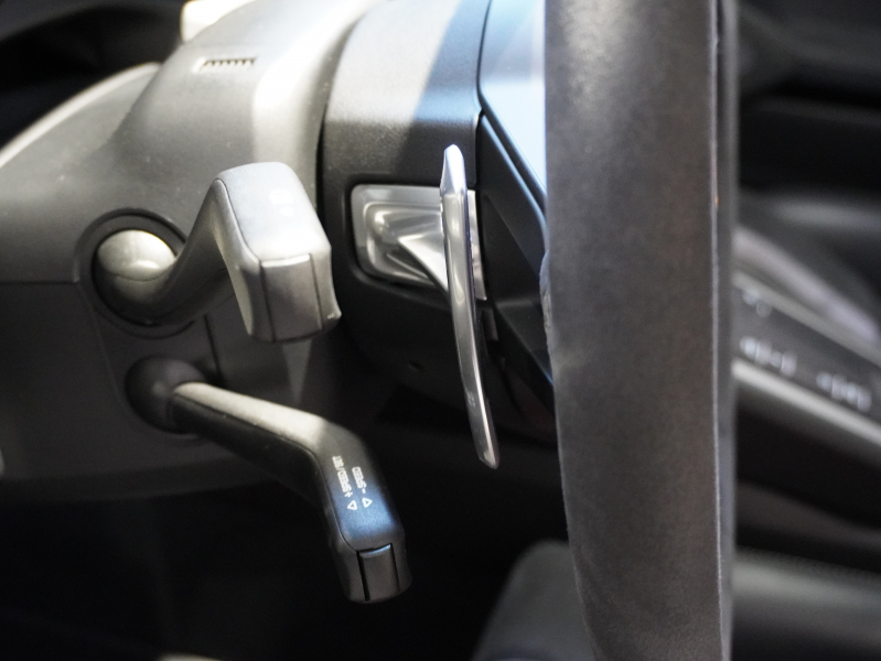 ポルシェ 911(Type991.2) GT3 クラブスポーツ スポーツクロノPKG 正規D車 1オーナー MY18 カーボンバケット ナビTV スポーツEX 専用20AW ロールバー