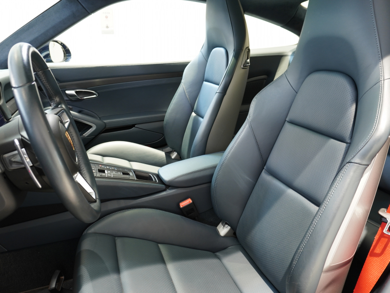 ポルシェ 911(Type991.2) ｶﾚﾗ GTS ｽﾎﾟｰﾂｸﾛﾉPKG　後期 正規D車 MY18 1ｵｰﾅｰ ｽﾍﾟｼｬﾙﾚｰｻﾞｲﾝﾃﾘｱ ｸﾞﾗﾌｧｲﾄﾌﾞﾙｰ革 ｶﾞﾗｽR PCMﾅﾋﾞ Bｶﾒﾗ 20AW　2年保証付