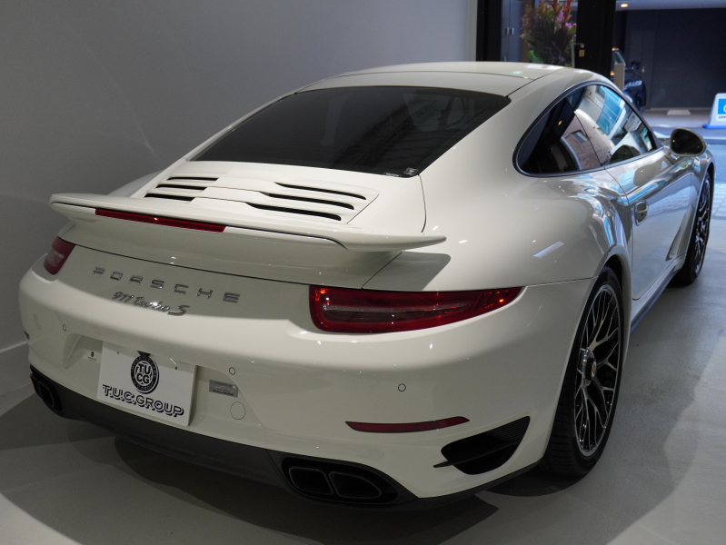 ポルシェ 911(Type991) ﾀｰﾎﾞS ｽﾎﾟｰﾂｸﾛﾉ&ｶｰﾎﾞﾝｲﾝﾃﾘｱPKG　正規D車  ｴﾝﾄﾘｰD PCCB 赤革 ﾍﾞﾝﾁﾚｰﾀｰ ｻﾝﾙｰﾌ ﾅﾋﾞTV Bｶﾒﾗ  LEDﾗｲﾄ　2年保証付