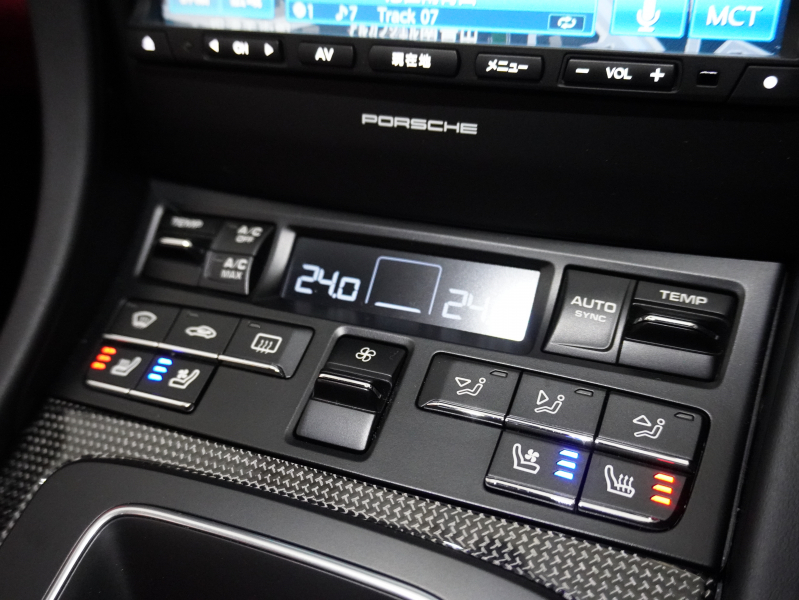 ポルシェ 911(Type991) ﾀｰﾎﾞS ｽﾎﾟｰﾂｸﾛﾉ&ｶｰﾎﾞﾝｲﾝﾃﾘｱPKG　正規D車  ｴﾝﾄﾘｰD PCCB 赤革 ﾍﾞﾝﾁﾚｰﾀｰ ｻﾝﾙｰﾌ ﾅﾋﾞTV Bｶﾒﾗ  LEDﾗｲﾄ　2年保証付