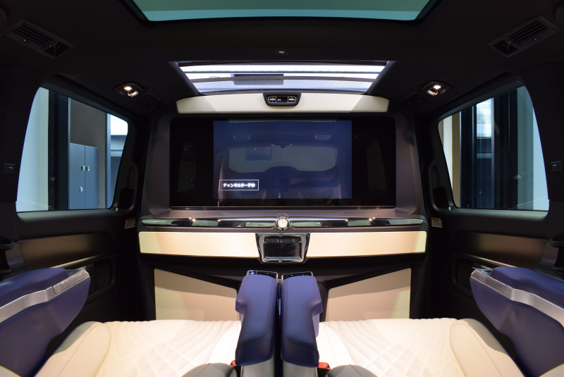 メルセデスベンツ Vクラス V220dｽﾎﾟｰﾂ ﾛﾝｸﾞ ﾚｰﾀﾞｰP　ﾏｲﾊﾞｯﾊ仕様 ｴｸﾞｾｸﾃｨﾌﾞｼｰﾄ TVﾓﾆﾀｰ付ﾊﾟｰﾃｰｼｮﾝ ﾊﾟﾉﾗﾏSR 4人乗り　2年保証