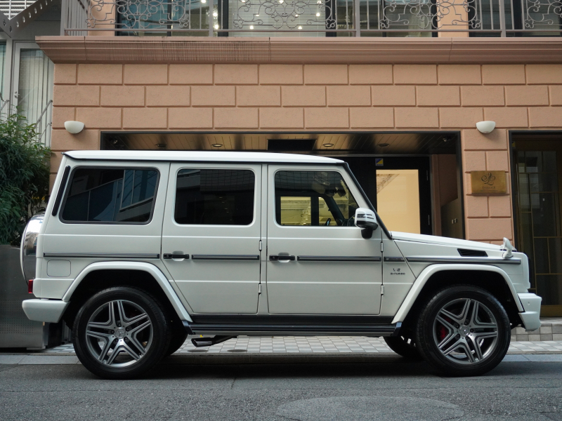 AMG Gクラス G63 designoｴｸｽｸﾙｰｼﾌﾞ　正規D車 OPｶﾗｰ 黒×赤革ｼｰﾄ ﾍﾞﾝﾁﾚｰﾀｰ ｻﾝﾙｰﾌ ﾅﾋﾞTV harman/kardon AMGｽﾎﾟｰﾂEX 20AW　2年保証