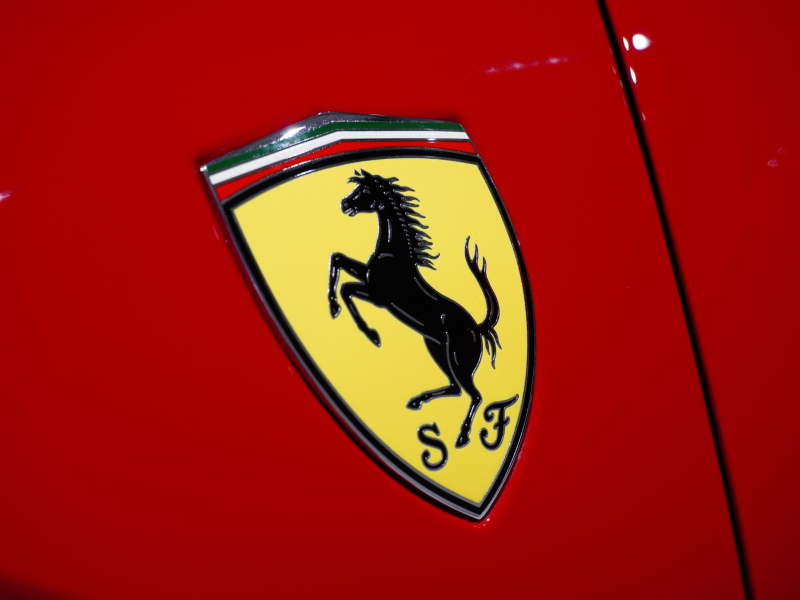 フェラーリ 488スパイダー F1 DCT　正規ﾃﾞｨｰﾗｰ車 ROSSOCORSA×CREMAﾚｻﾞｰ  20ｲﾝﾁ鍛造AW 電動ｼｰﾄ JBLｻｳﾝﾄﾞ ｶｰﾎﾞﾝｲﾝﾃﾘｱ ﾌﾛﾝﾄﾘﾌﾀｰ CCM SCM2