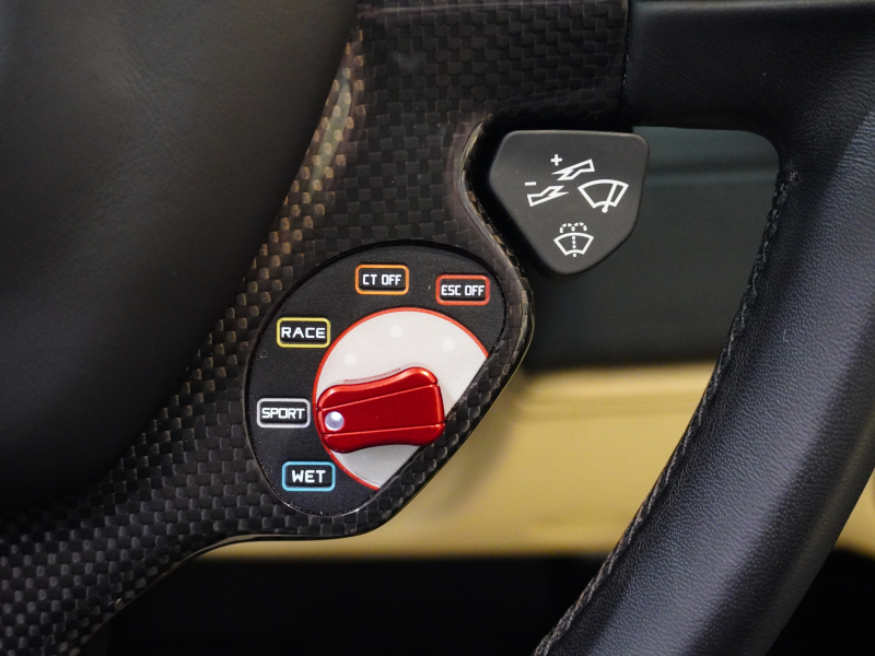 フェラーリ 488スパイダー F1 DCT　正規ﾃﾞｨｰﾗｰ車 ROSSOCORSA×CREMAﾚｻﾞｰ  20ｲﾝﾁ鍛造AW 電動ｼｰﾄ JBLｻｳﾝﾄﾞ ｶｰﾎﾞﾝｲﾝﾃﾘｱ ﾌﾛﾝﾄﾘﾌﾀｰ CCM SCM2