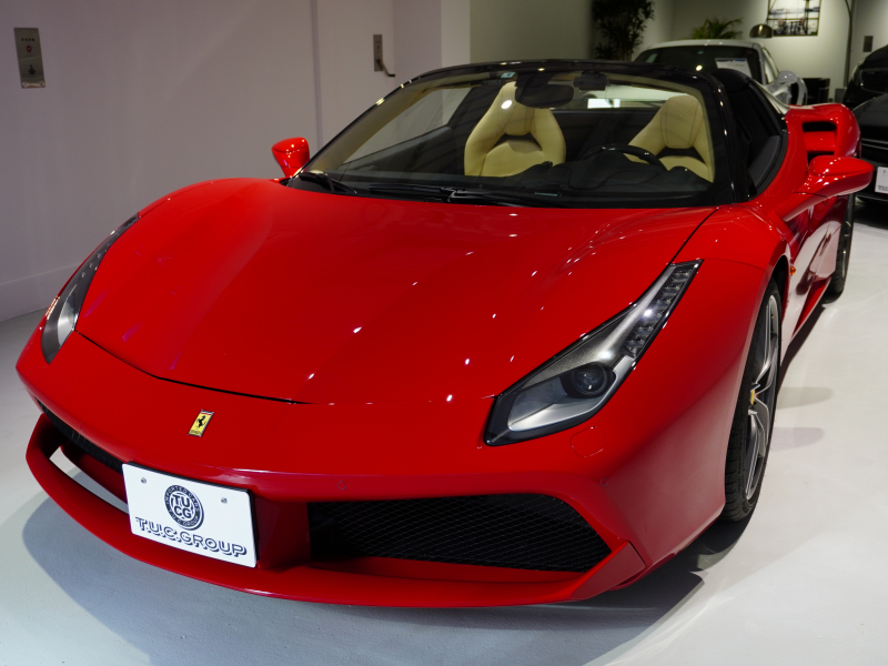 フェラーリ 488スパイダー F1 DCT　正規ﾃﾞｨｰﾗｰ車 ROSSOCORSA×CREMAﾚｻﾞｰ  20ｲﾝﾁ鍛造AW 電動ｼｰﾄ JBLｻｳﾝﾄﾞ ｶｰﾎﾞﾝｲﾝﾃﾘｱ ﾌﾛﾝﾄﾘﾌﾀｰ CCM SCM2