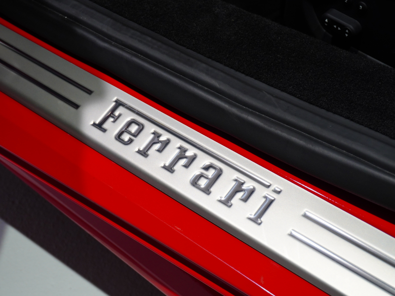 フェラーリ 488スパイダー F1 DCT　正規ﾃﾞｨｰﾗｰ車 ROSSOCORSA×CREMAﾚｻﾞｰ  20ｲﾝﾁ鍛造AW 電動ｼｰﾄ JBLｻｳﾝﾄﾞ ｶｰﾎﾞﾝｲﾝﾃﾘｱ ﾌﾛﾝﾄﾘﾌﾀｰ CCM SCM2