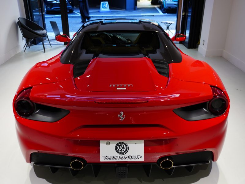 フェラーリ 488スパイダー F1 DCT　正規ﾃﾞｨｰﾗｰ車 ROSSOCORSA×CREMAﾚｻﾞｰ  20ｲﾝﾁ鍛造AW 電動ｼｰﾄ JBLｻｳﾝﾄﾞ ｶｰﾎﾞﾝｲﾝﾃﾘｱ ﾌﾛﾝﾄﾘﾌﾀｰ CCM SCM2