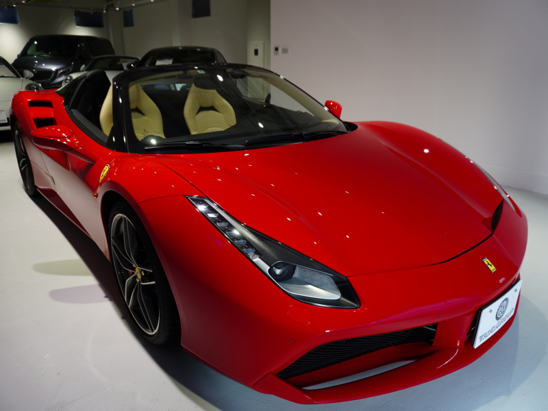 フェラーリ 488スパイダー F1 DCT　正規ﾃﾞｨｰﾗｰ車 ROSSOCORSA×CREMAﾚｻﾞｰ  20ｲﾝﾁ鍛造AW 電動ｼｰﾄ JBLｻｳﾝﾄﾞ ｶｰﾎﾞﾝｲﾝﾃﾘｱ ﾌﾛﾝﾄﾘﾌﾀｰ CCM SCM2