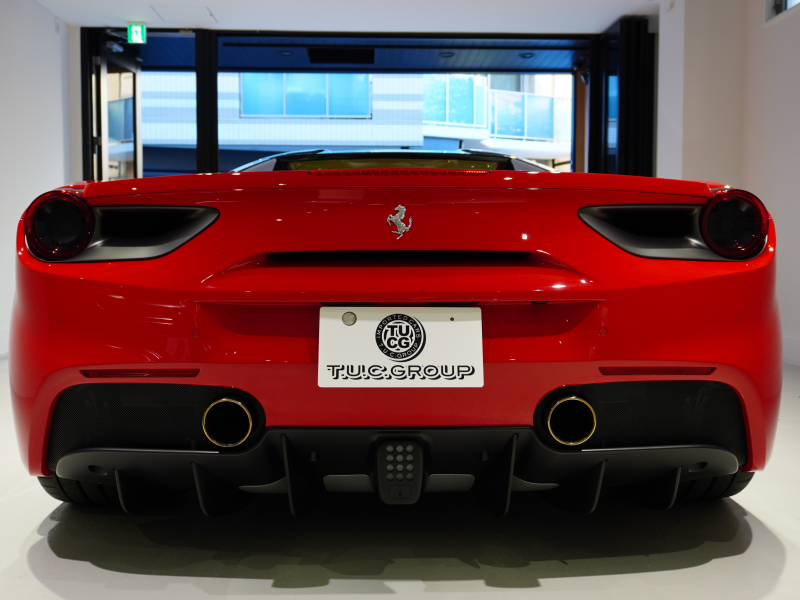 フェラーリ 488スパイダー F1 DCT　正規ﾃﾞｨｰﾗｰ車 ROSSOCORSA×CREMAﾚｻﾞｰ  20ｲﾝﾁ鍛造AW 電動ｼｰﾄ JBLｻｳﾝﾄﾞ ｶｰﾎﾞﾝｲﾝﾃﾘｱ ﾌﾛﾝﾄﾘﾌﾀｰ CCM SCM2