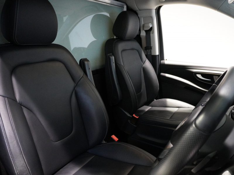 メルセデスベンツ Vクラス V260 ﾛﾝｸﾞ ﾚｰﾀﾞｰｾｰﾌﾃｨP 電動ﾊﾟｰﾃｰｼｮﾝ ﾌﾞﾗｳﾝﾚｻﾞｰｴｸﾞｾﾞｸﾃｨﾌﾞｼｰﾄ HDDﾅﾋﾞTV  自動ﾘｱｹﾞｰﾄ　2年保証