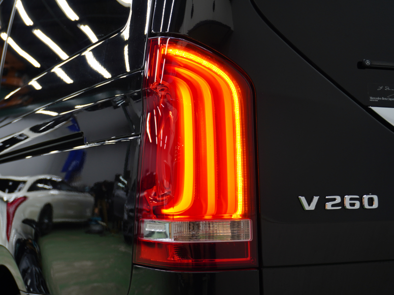 メルセデスベンツ Vクラス V260 ﾛﾝｸﾞ ﾚｰﾀﾞｰｾｰﾌﾃｨP 電動ﾊﾟｰﾃｰｼｮﾝ ﾌﾞﾗｳﾝﾚｻﾞｰｴｸﾞｾﾞｸﾃｨﾌﾞｼｰﾄ HDDﾅﾋﾞTV  自動ﾘｱｹﾞｰﾄ　2年保証