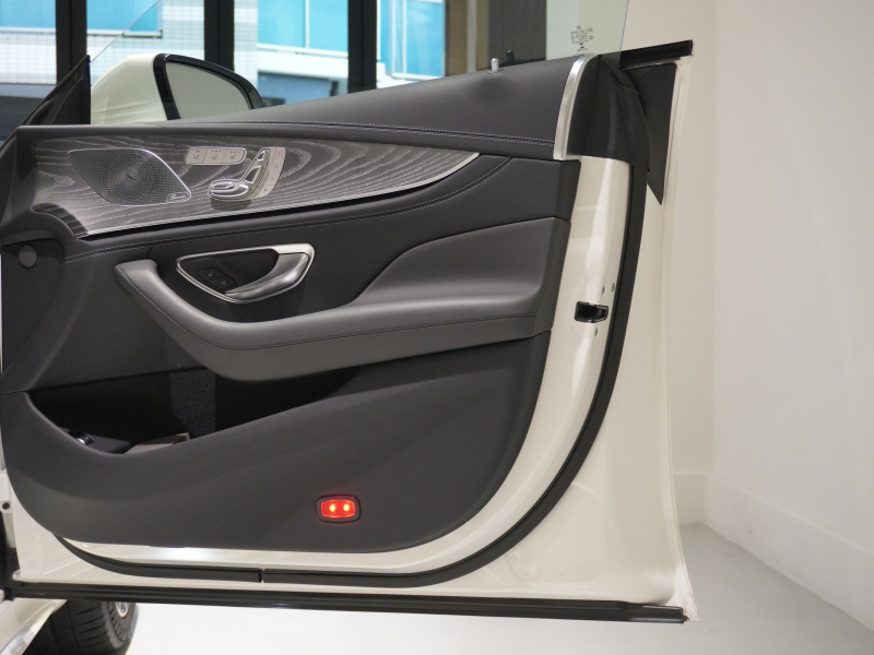 AMG GT 4ドアクーペ GT43 4MATIC+ AMG RIDE CONTROL+ PKG 1オーナー 右H Meコネクト HUD Pスタ 黒革 パノラマSR MBUXナビTV ベンチレーター ダイナミックシート ブルメスター ハンズフリーA AIRマチック 新車保証継承可