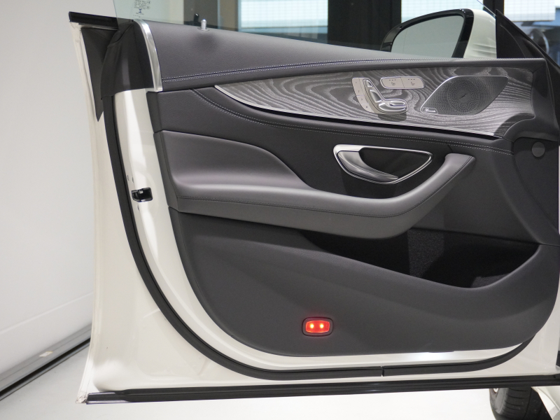 AMG GT 4ドアクーペ GT43 4MATIC+ AMG RIDE CONTROL+ PKG 1オーナー 右H Meコネクト HUD Pスタ 黒革 パノラマSR MBUXナビTV ベンチレーター ダイナミックシート ブルメスター ハンズフリーA AIRマチック 新車保証継承可