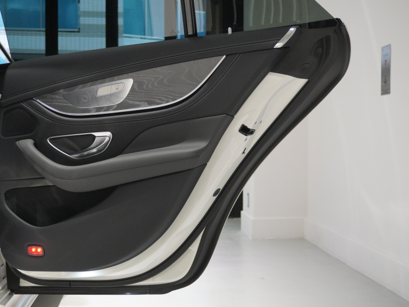 AMG GT 4ドアクーペ GT43 4MATIC+ AMG RIDE CONTROL+ PKG 1オーナー 右H Meコネクト HUD Pスタ 黒革 パノラマSR MBUXナビTV ベンチレーター ダイナミックシート ブルメスター ハンズフリーA AIRマチック 新車保証継承可