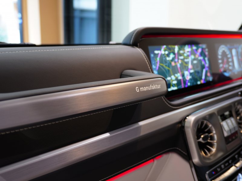 メルセデスベンツ Gクラス G400d ｴﾃﾞｨｼｮﾝﾏｸﾞﾉﾎﾜｲﾄ　正規D車 希少特別仕様 右H Meｺﾈｸﾄ ﾏﾇﾌｧｸﾄｩｰｱP 白革 ｻﾝﾙｰﾌ MBUXﾅﾋﾞTV ｱﾀﾞﾌﾟﾃｨﾌﾞﾀﾞﾝﾋﾟﾝｸﾞｼｽﾃﾑ 20AW 新車保証