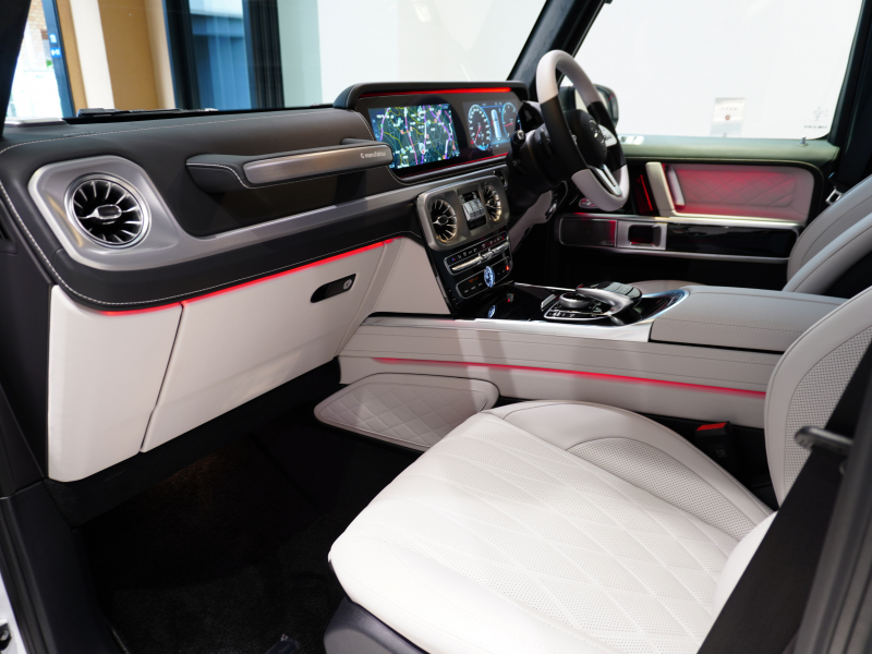 メルセデスベンツ Gクラス G400d ｴﾃﾞｨｼｮﾝﾏｸﾞﾉﾎﾜｲﾄ　正規D車 希少特別仕様 右H Meｺﾈｸﾄ ﾏﾇﾌｧｸﾄｩｰｱP 白革 ｻﾝﾙｰﾌ MBUXﾅﾋﾞTV ｱﾀﾞﾌﾟﾃｨﾌﾞﾀﾞﾝﾋﾟﾝｸﾞｼｽﾃﾑ 20AW 新車保証