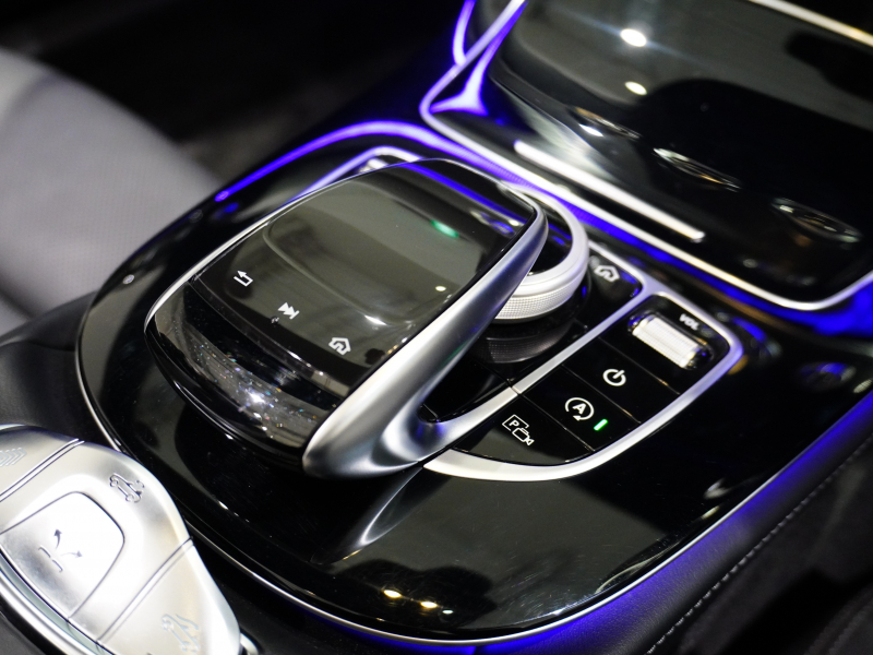 AMG Eクラス E53 4MATIC+ Cabriolet エクスクルーシブPKG Meコネクト HUD Pスタ 黒革 黒幌 ナビTV ベンチレーター リラクゼーション ブルメスター AIRマチック 2年保証