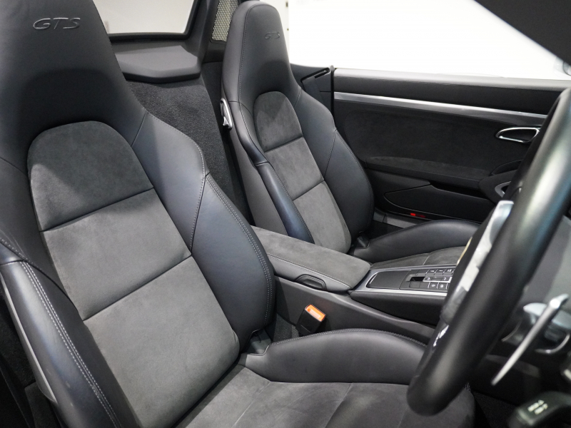 ポルシェ ボクスター GTS ｽﾎﾟｰﾂｸﾛﾉPKG　正規D車 右H 赤幌 有償色 ｺﾝﾋﾞ革 ｼｰﾄﾋｰﾀｰ ﾅﾋﾞTV  PASM ｶﾞｰｽﾞﾚｯﾄﾞﾒｰﾀｰ ｶﾗｰｸﾚｽﾄ20AW ｽﾎﾟｰﾂEX　2年保証付