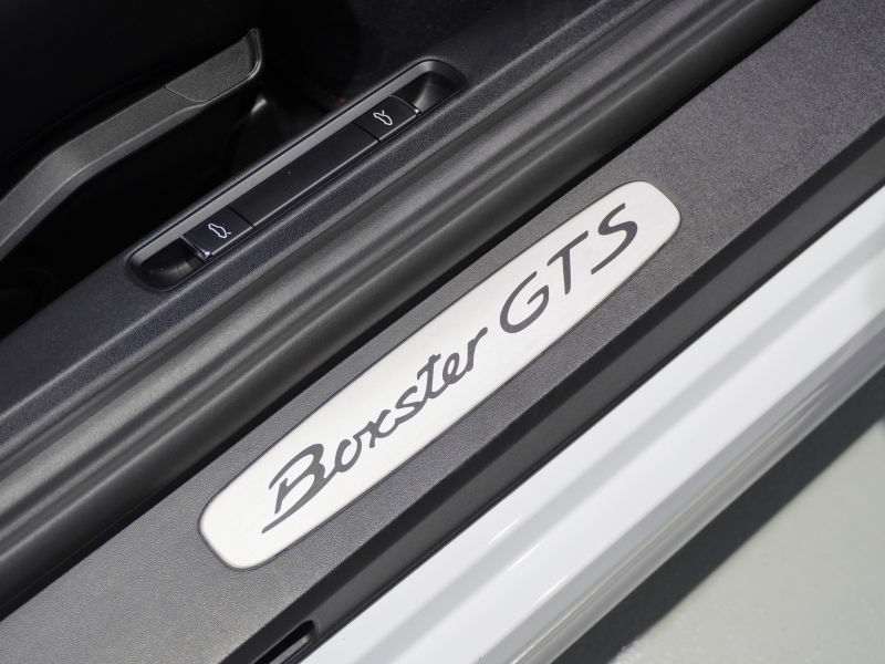 ポルシェ ボクスター GTS ｽﾎﾟｰﾂｸﾛﾉPKG　正規D車 右H 赤幌 有償色 ｺﾝﾋﾞ革 ｼｰﾄﾋｰﾀｰ ﾅﾋﾞTV  PASM ｶﾞｰｽﾞﾚｯﾄﾞﾒｰﾀｰ ｶﾗｰｸﾚｽﾄ20AW ｽﾎﾟｰﾂEX　2年保証付