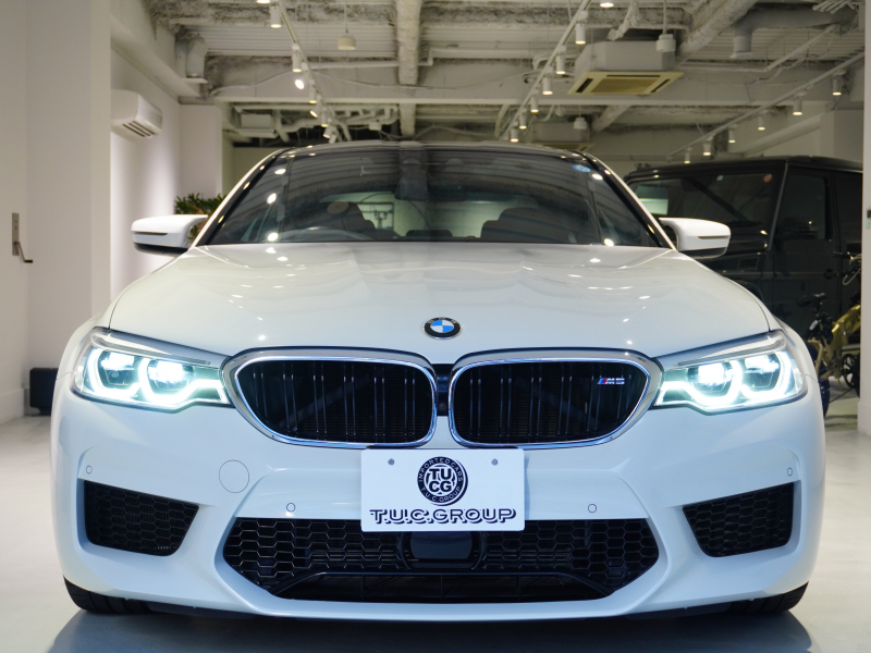 BMW Mシリーズ M5 4.4 M xDrive ｺﾝﾌｫｰﾄPKG　600ps ﾌﾞﾗｯｸﾒﾘﾉﾚｻﾞｰ ｶｰﾎﾞﾝﾙｰﾌ ﾅﾋﾞTV harman/kardon ﾍｯﾄﾞｱｯﾌﾟD ﾍﾞﾝﾁﾚｰｼｮﾝ Mｴｷｿﾞｰｽﾄ 20AW　2年保証