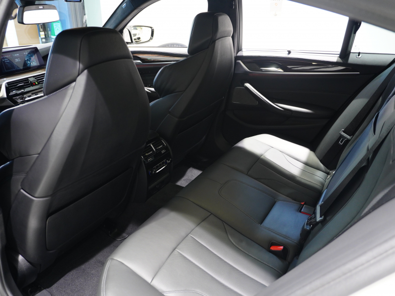 BMW Mシリーズ M5 4.4 M xDrive ｺﾝﾌｫｰﾄPKG　600ps ﾌﾞﾗｯｸﾒﾘﾉﾚｻﾞｰ ｶｰﾎﾞﾝﾙｰﾌ ﾅﾋﾞTV harman/kardon ﾍｯﾄﾞｱｯﾌﾟD ﾍﾞﾝﾁﾚｰｼｮﾝ Mｴｷｿﾞｰｽﾄ 20AW　2年保証