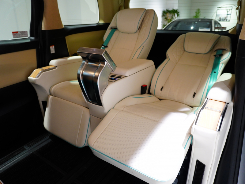 トヨタ ヴェルファイア X  LM&ﾛｲﾔﾙﾗｳﾝｼﾞ仕様　ﾌﾟﾘｸﾗｯｼｭｾｰﾌﾃｨ ACC TVﾓﾆﾀｰ付きﾊﾟｰﾃｰｼｮﾝ ｴｸﾞｾﾞｸﾃｨﾌﾞｼｰﾄ ﾏｯﾄﾎﾜｲﾄﾗｯﾋﾟﾝｸﾞ　2年保証付