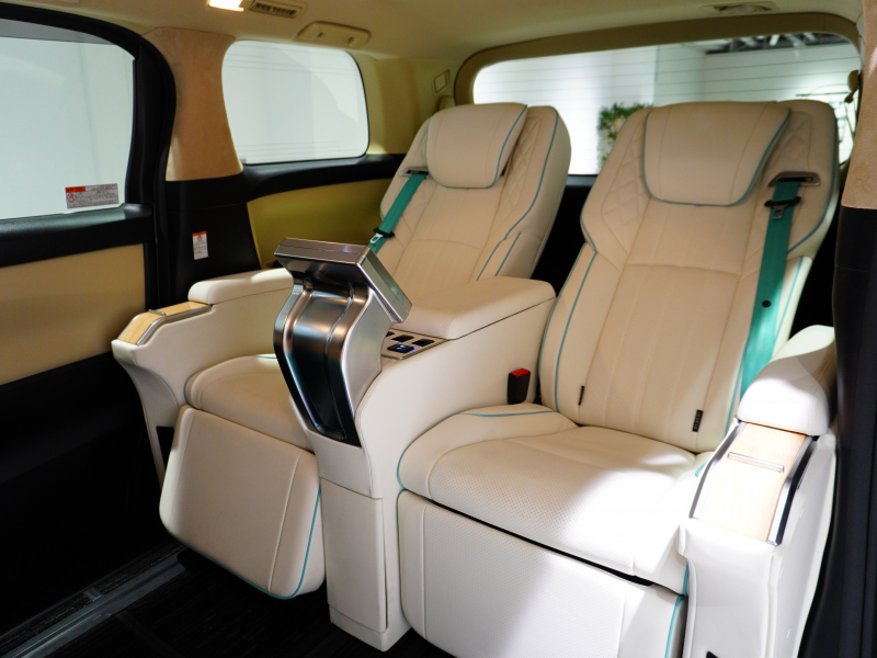 トヨタ ヴェルファイア X  LM&ﾛｲﾔﾙﾗｳﾝｼﾞ仕様　ﾌﾟﾘｸﾗｯｼｭｾｰﾌﾃｨ ACC TVﾓﾆﾀｰ付きﾊﾟｰﾃｰｼｮﾝ ｴｸﾞｾﾞｸﾃｨﾌﾞｼｰﾄ ﾏｯﾄﾎﾜｲﾄﾗｯﾋﾟﾝｸﾞ　2年保証付